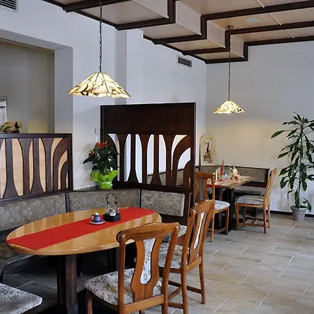 Carola Hotel 3*